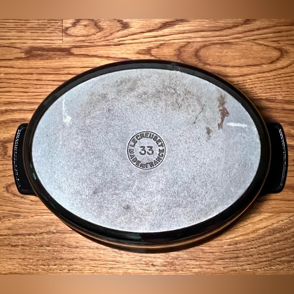 Le Creuset Vintage Futura 8 Qt Dutch Oven with Lid, Black 33 - Picture 4 of 6